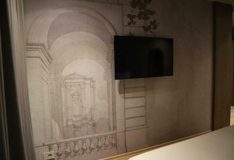 Hani I Gjelit Hotel, Korce