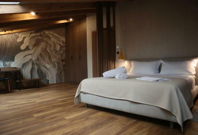 Hani I Gjelit Hotel, Korce