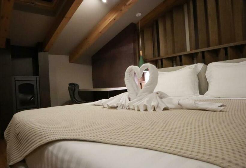 Hani I Gjelit Hotel, Korce