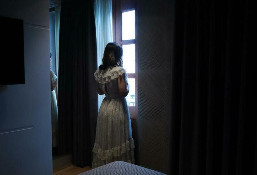 Hani I Gjelit Hotel, Korce