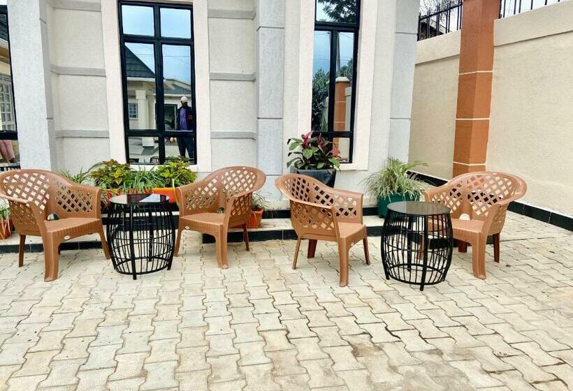 تختخواب و صبحانه Cacecy Luxury Homes