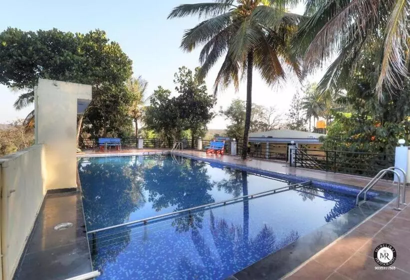 リゾートホテル Coorg Avani Holiday Inn