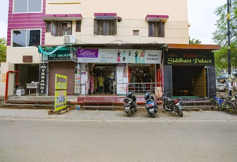 Fabhotel Prime Siddhant Palace