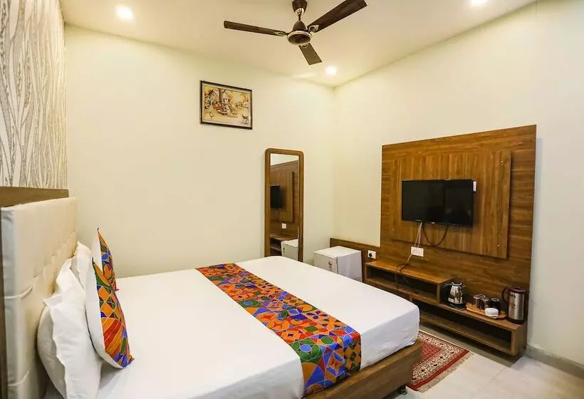 Fabhotel Prime Siddhant Palace