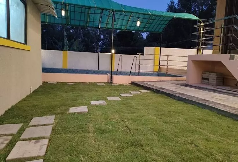 Hotelli Jk Resort