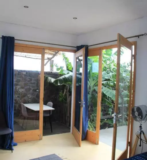 تختخواب و صبحانه Pipi S Guest House