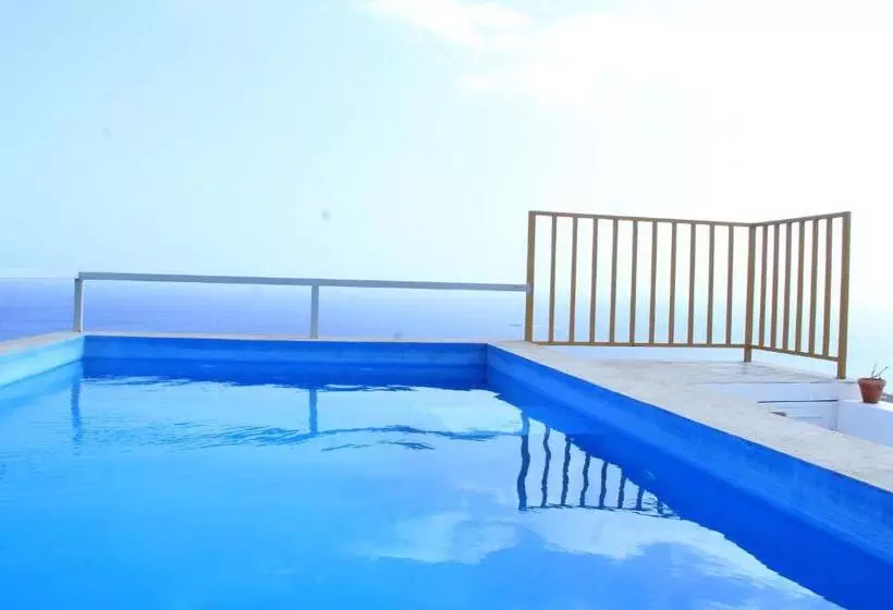 تختخواب و صبحانه Pipi S Guest House