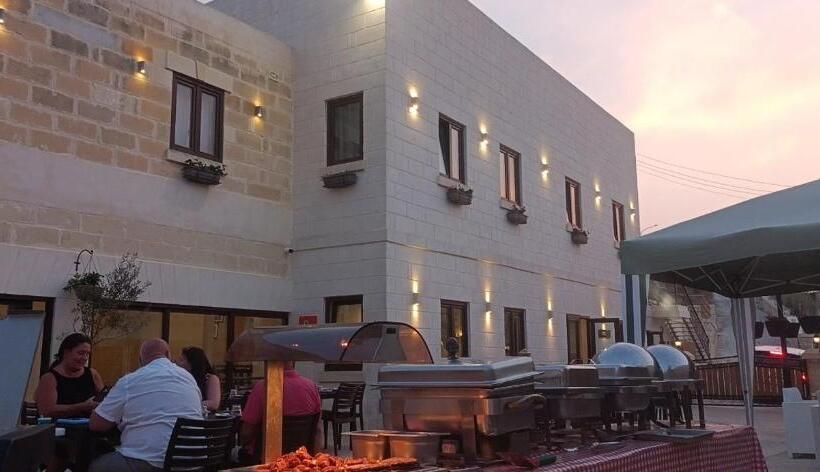 هتل Ta  Gingel Farm Agriturisim B&b. Malta