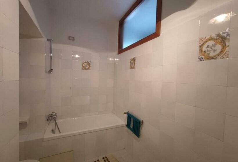 カプセルホテル B&b Moma Roof Garden