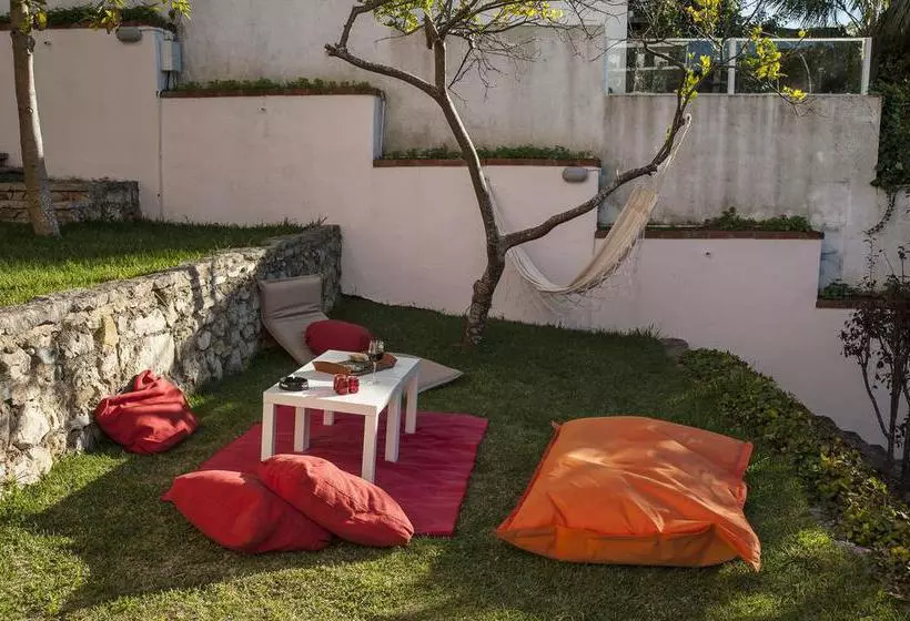 Estoril Beach House - Hostel