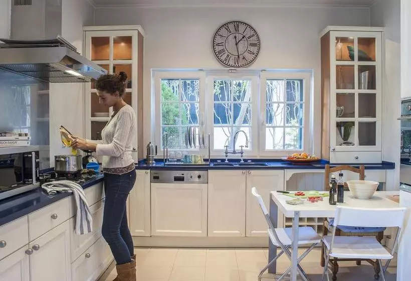 Estoril Beach House - Hostel
