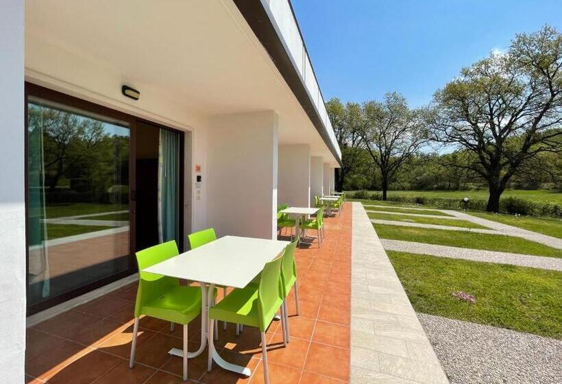 Отель Bran & Denise Residence