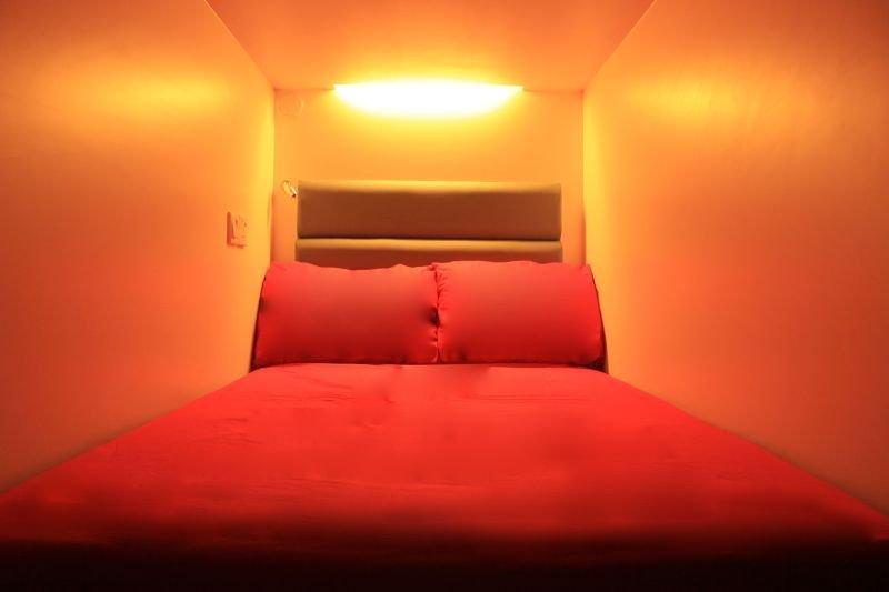 هتل Capsules @ The Little Red Dot