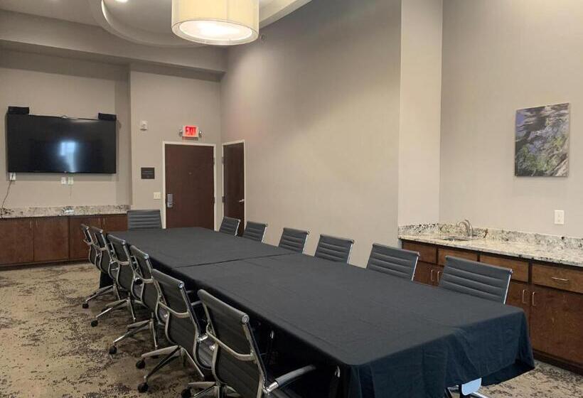 هتل Comfort Inn & Suites Valdosta