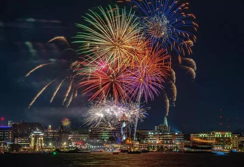 ホテル Courtyard By Marriott Erie Bayfront