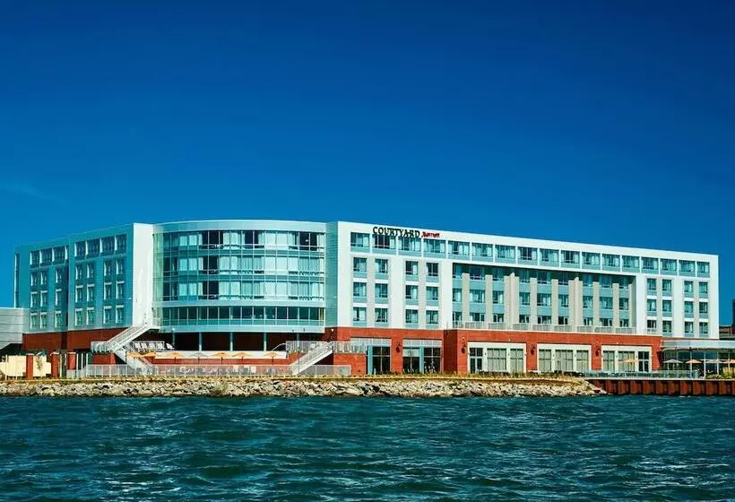 ホテル Courtyard By Marriott Erie Bayfront