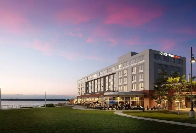 ホテル Courtyard By Marriott Erie Bayfront