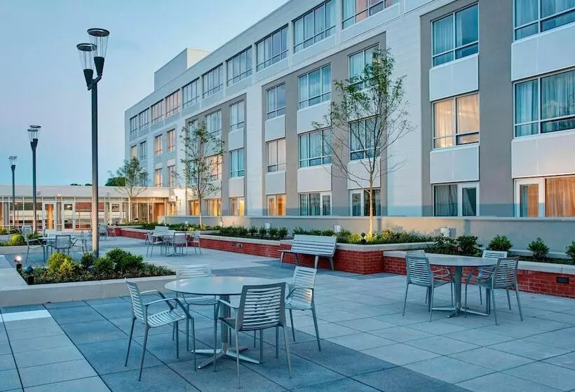 ホテル Courtyard By Marriott Erie Bayfront