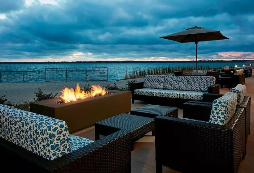 ホテル Courtyard By Marriott Erie Bayfront