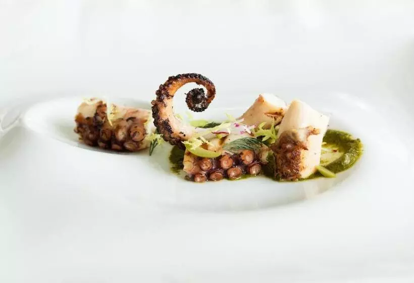 هتل Kimpton Seafire Resort + Spa, An Ihg