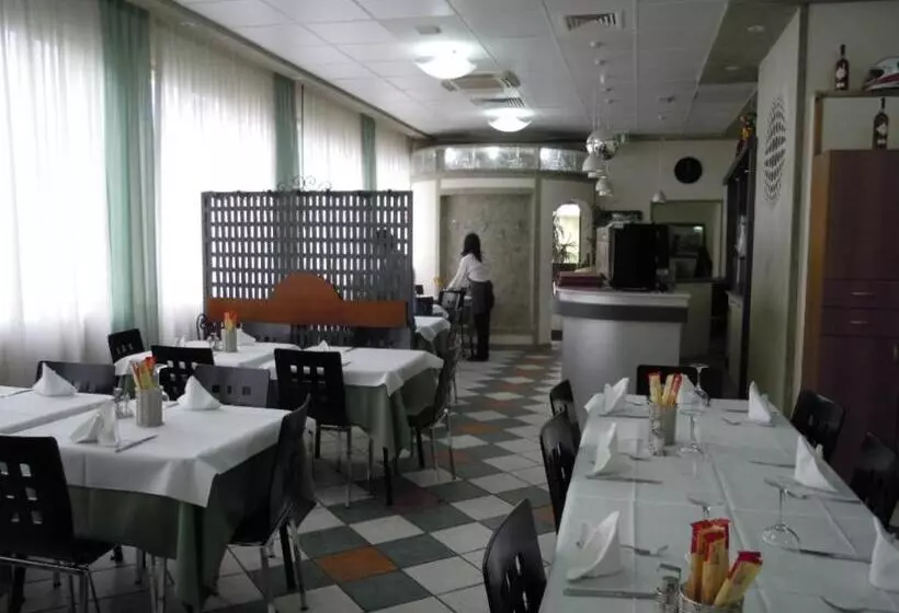 هتل La Rosta