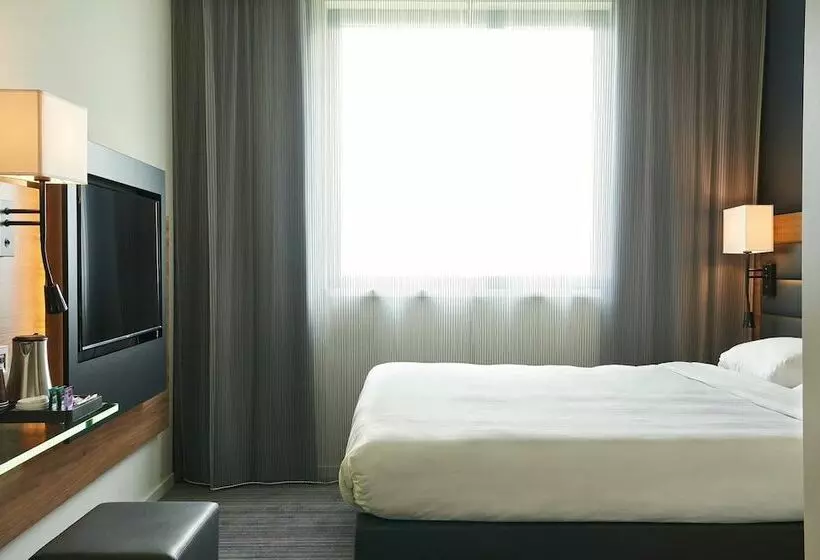 هتل Moxy Berlin Ostbahnhof
