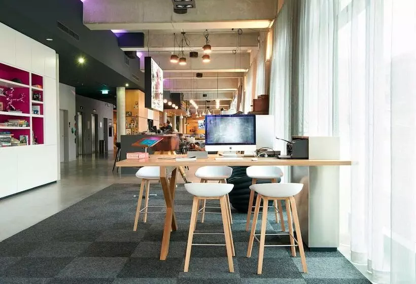 هتل Moxy Berlin Ostbahnhof