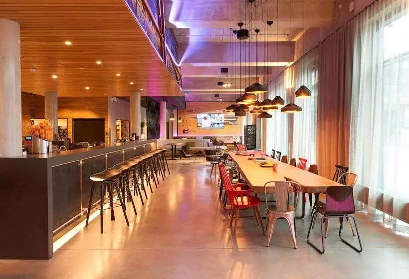 هتل Moxy Berlin Ostbahnhof
