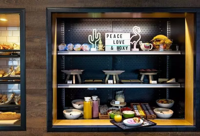 هتل Moxy Berlin Ostbahnhof