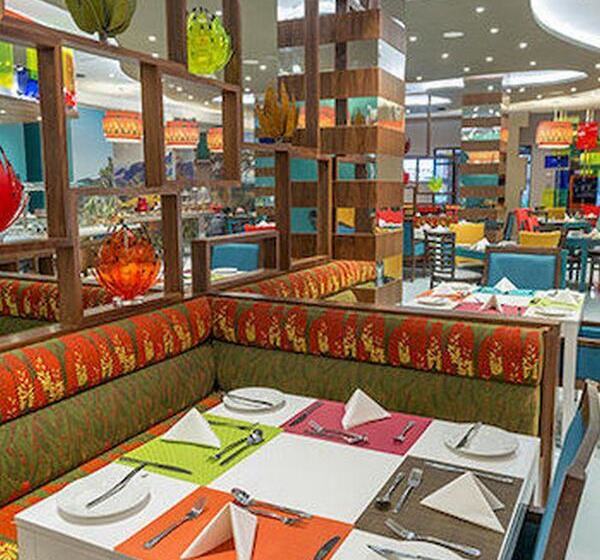 Отель Peermont Metcourt At Thaba Moshate