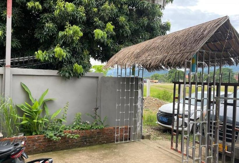 ユースホステル Sokxay Guerthouse