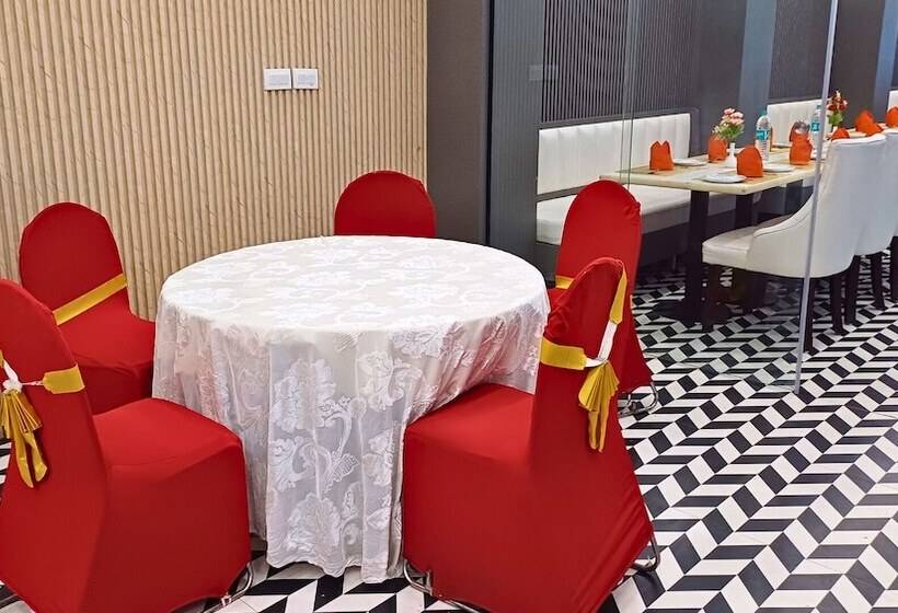 هتل Hibiscus Select