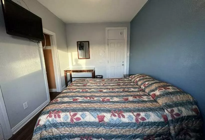 مُتل Unity Hotel   No Parking & Rooms Are Upstairs