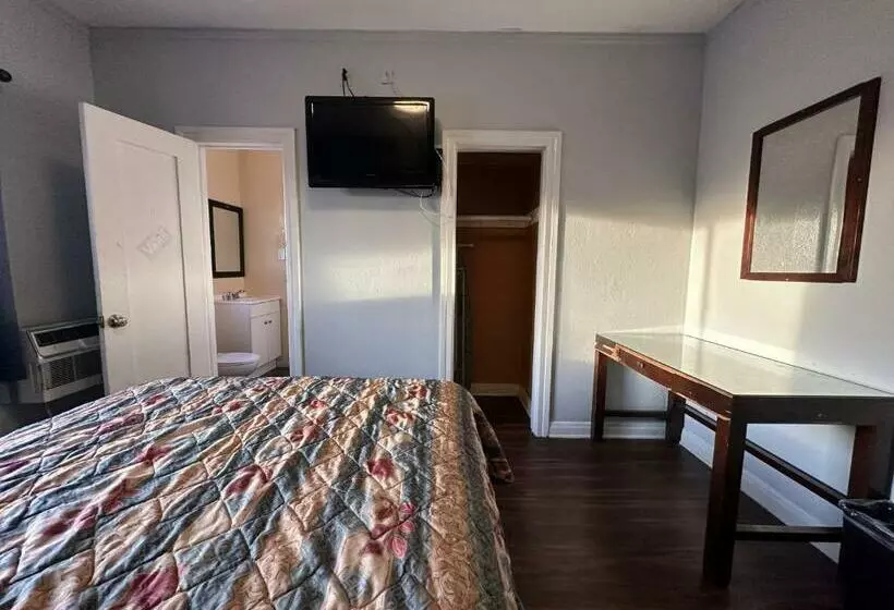 مُتل Unity Hotel   No Parking & Rooms Are Upstairs
