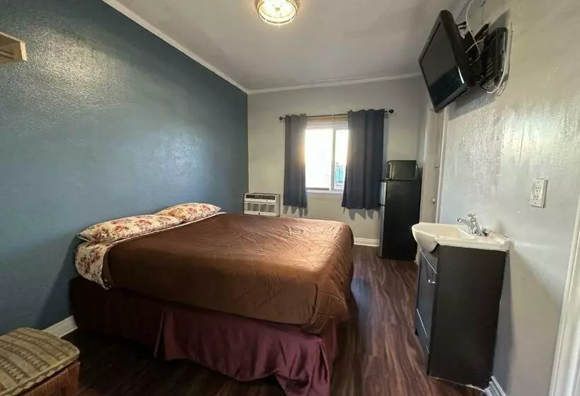 مُتل Unity Hotel   No Parking & Rooms Are Upstairs