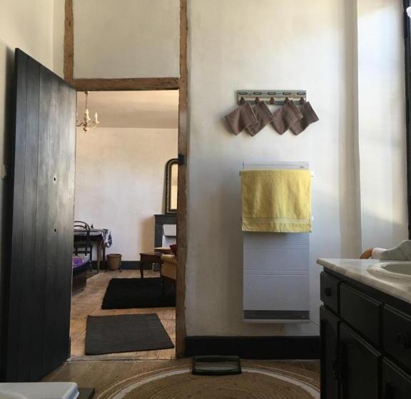 Пансион Townhouse 26 Chambres D Hôtes Civray