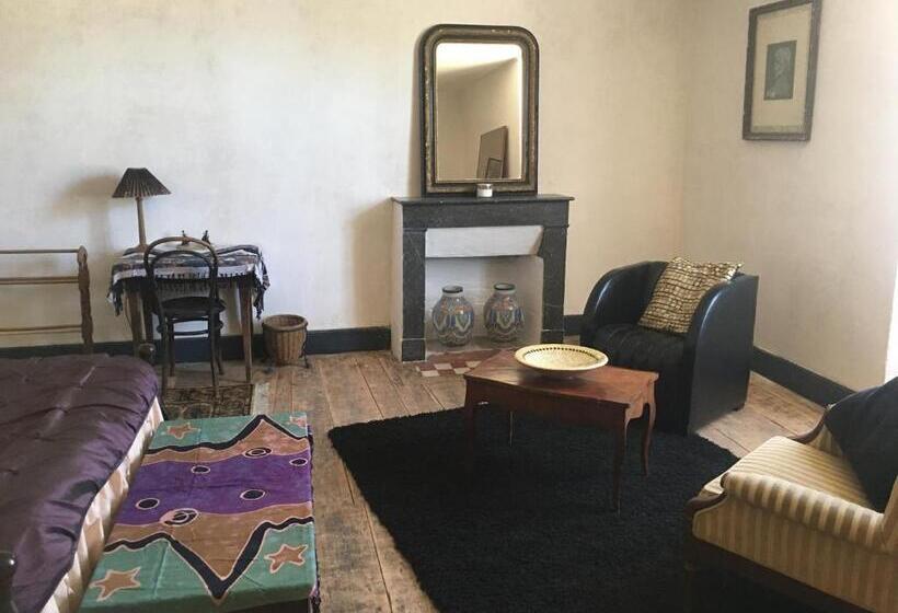 Пансион Townhouse 26 Chambres D Hôtes Civray