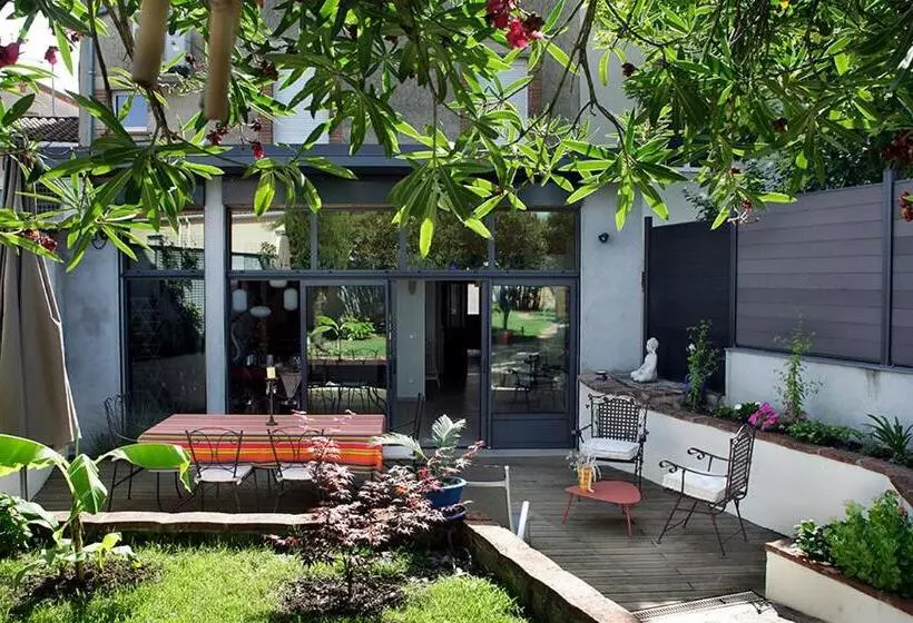 ペンション Maison D Hôtes  L Instant D Ailleurs