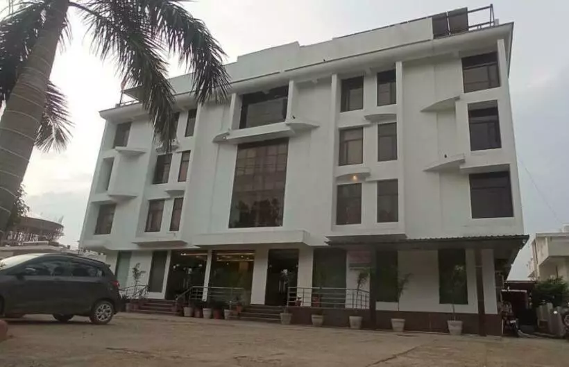 Hotel Meraj Inn