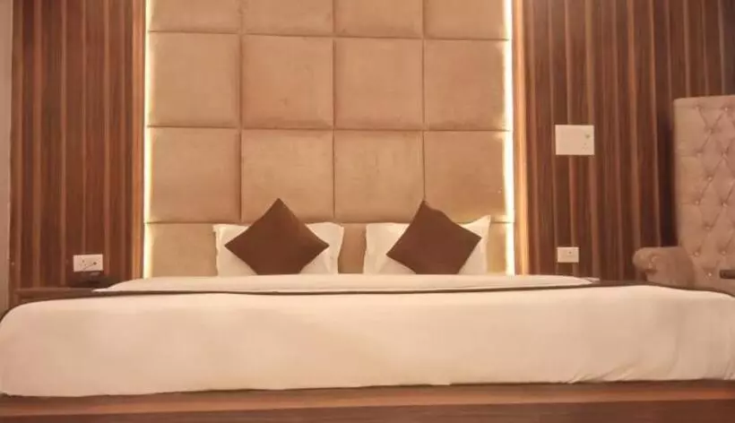 Hotel Meraj Inn
