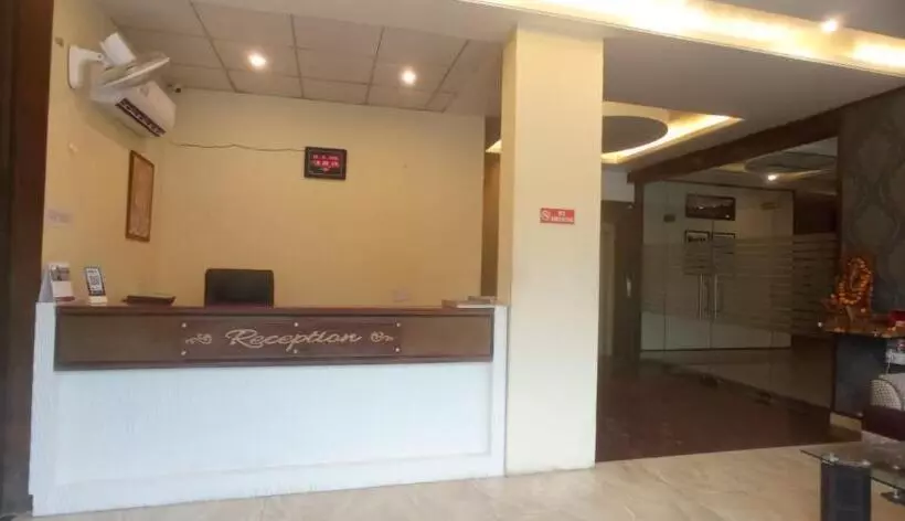 Hotel Meraj Inn