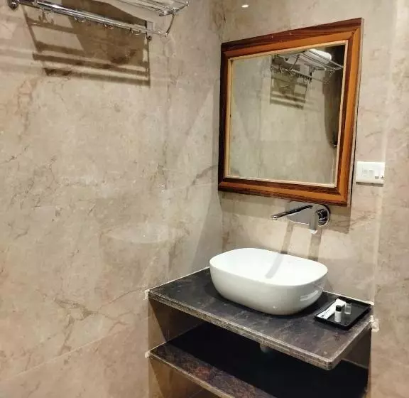 Hotel Meraj Inn