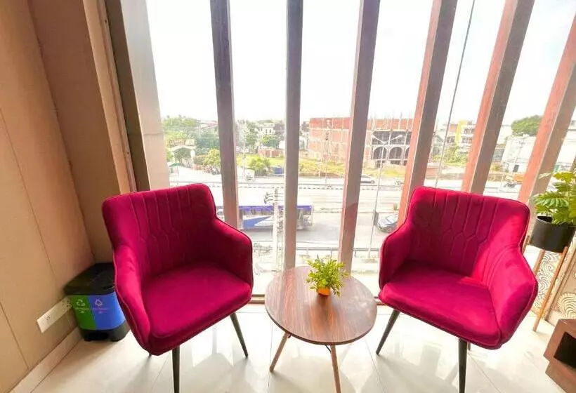 ホテル The Pearl Grand, Top Rated & Most Awarded Property In Chandigarh
