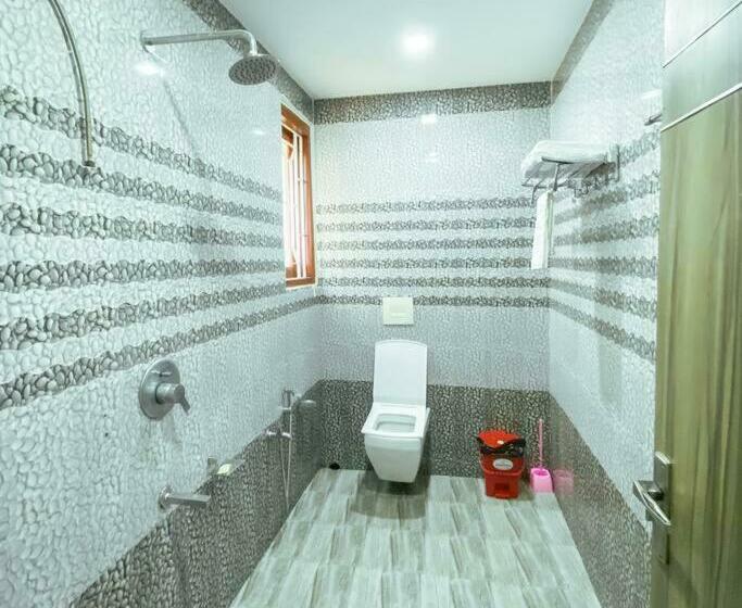 پانسیون Revlin Inn, A Luxury Guesthouse