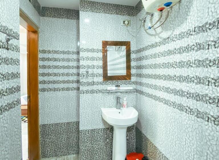 پانسیون Revlin Inn, A Luxury Guesthouse