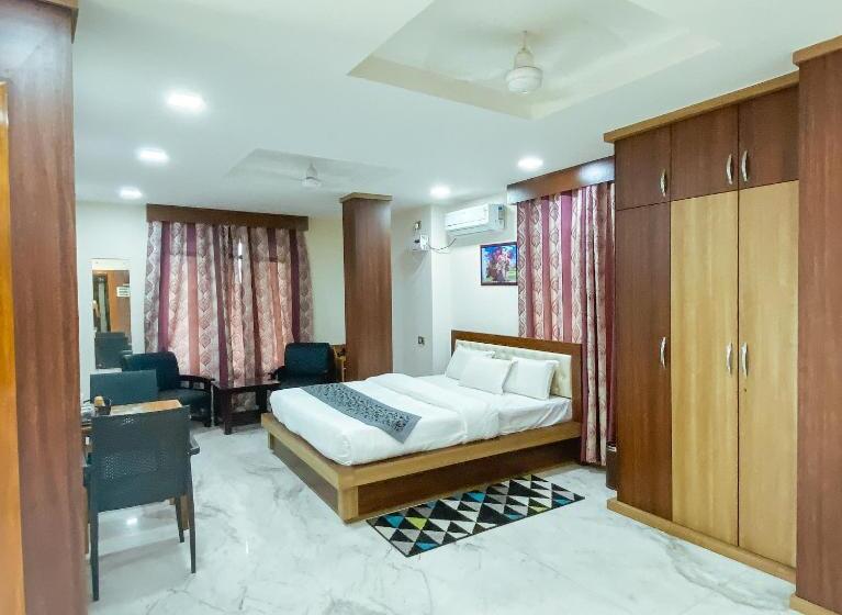 پانسیون Revlin Inn, A Luxury Guesthouse