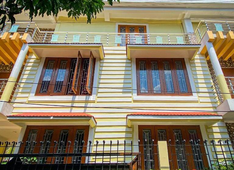 پانسیون Revlin Inn, A Luxury Guesthouse