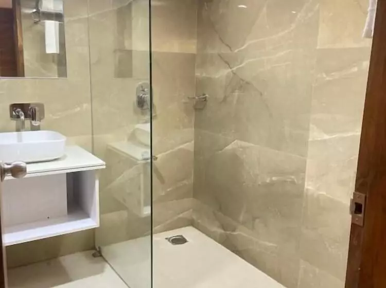 Hotelli High Rise Regency