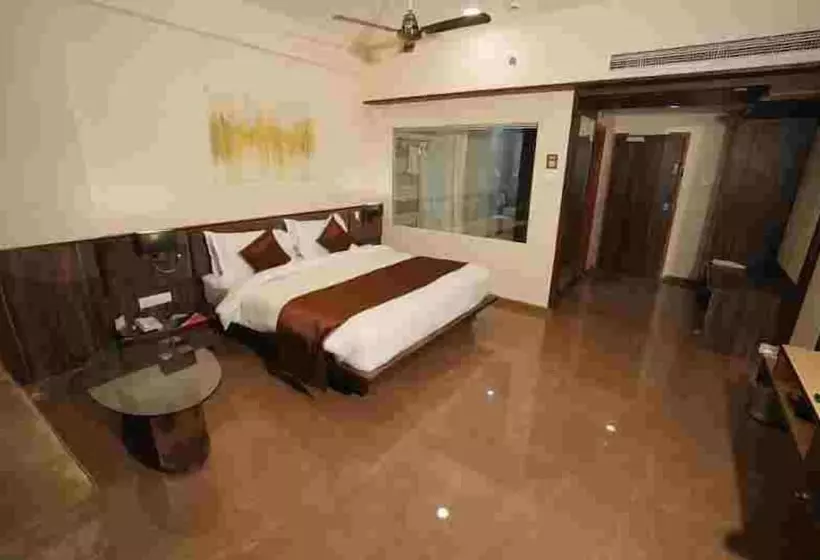 Hotelli High Rise Regency