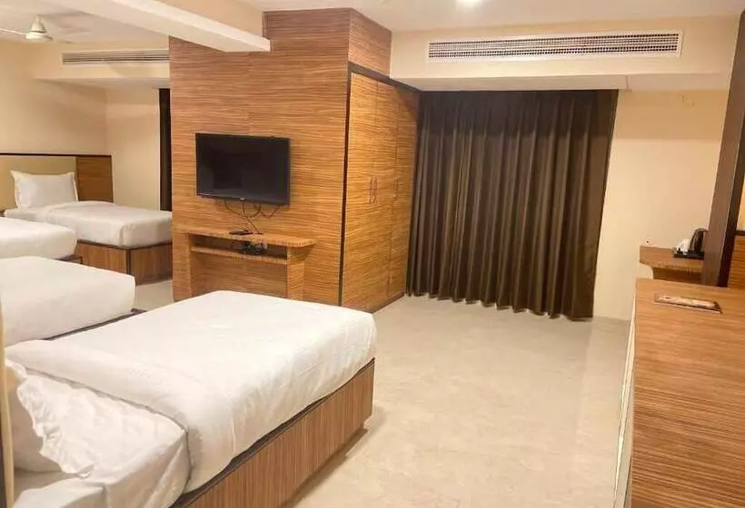 Hotelli High Rise Regency